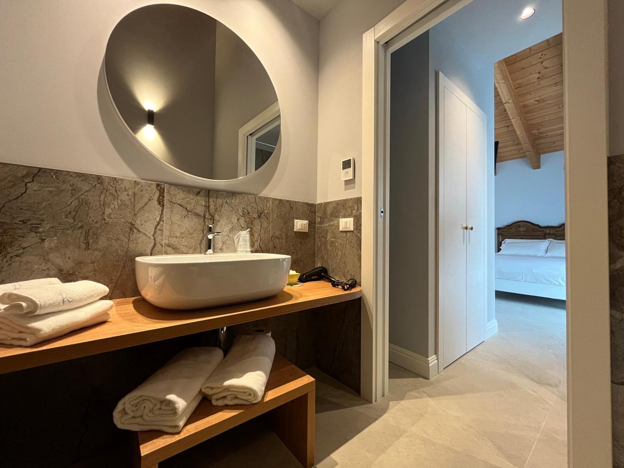 Agriturismo La Rondinella Лацизе Экстерьер фото